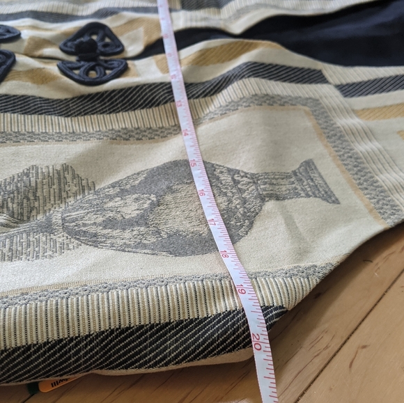 🐦3/$20🐦 Max & Mabel geometric tapestry vest - Picture 11 of 11